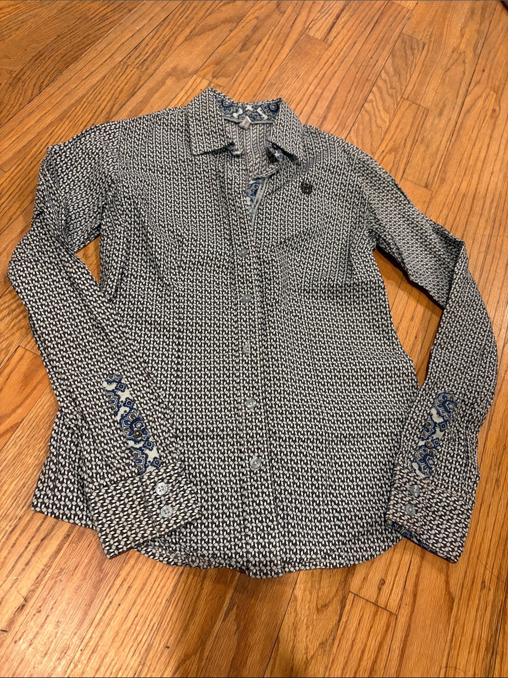 Cinch Women's Black and White Patterned Button-Down Shirt with Blue Accents